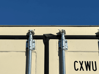 20ft storage container with cargo doors on both ends for rent