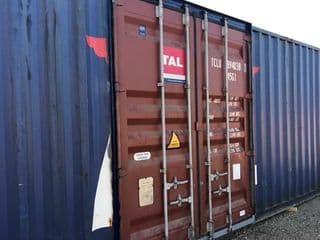 Dual Cargo Doors