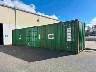 Dual Cargo Doors