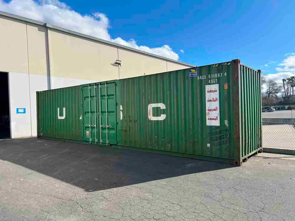 Dual Cargo Doors