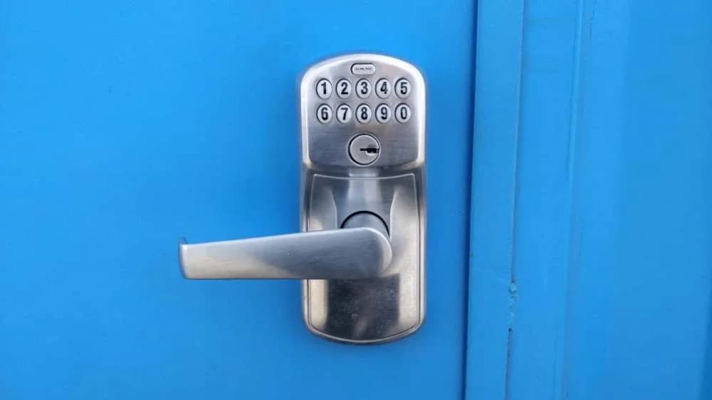 Keypad entry lock