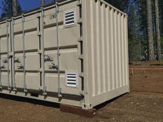 Louvered vents