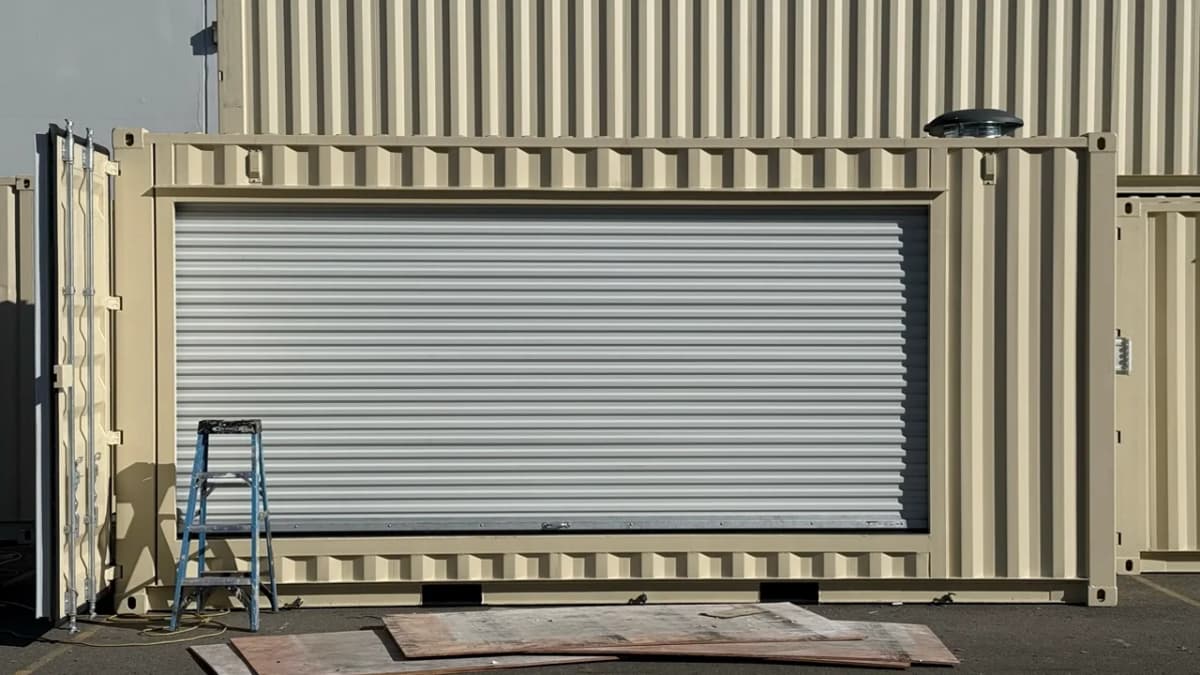 Container side roll-up door image