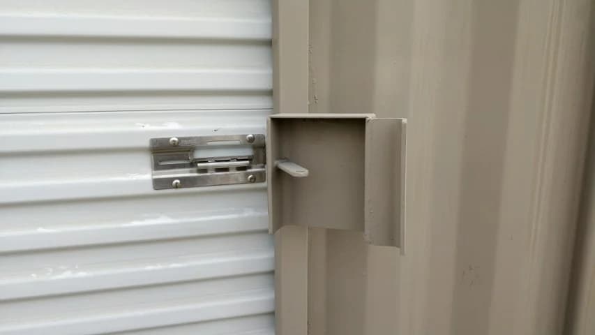 roll up door lock box