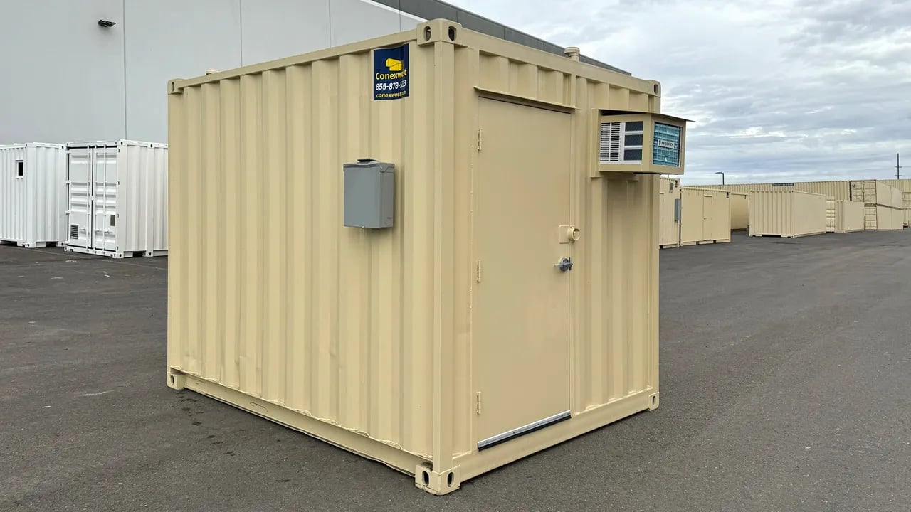 10ft restroom container outside