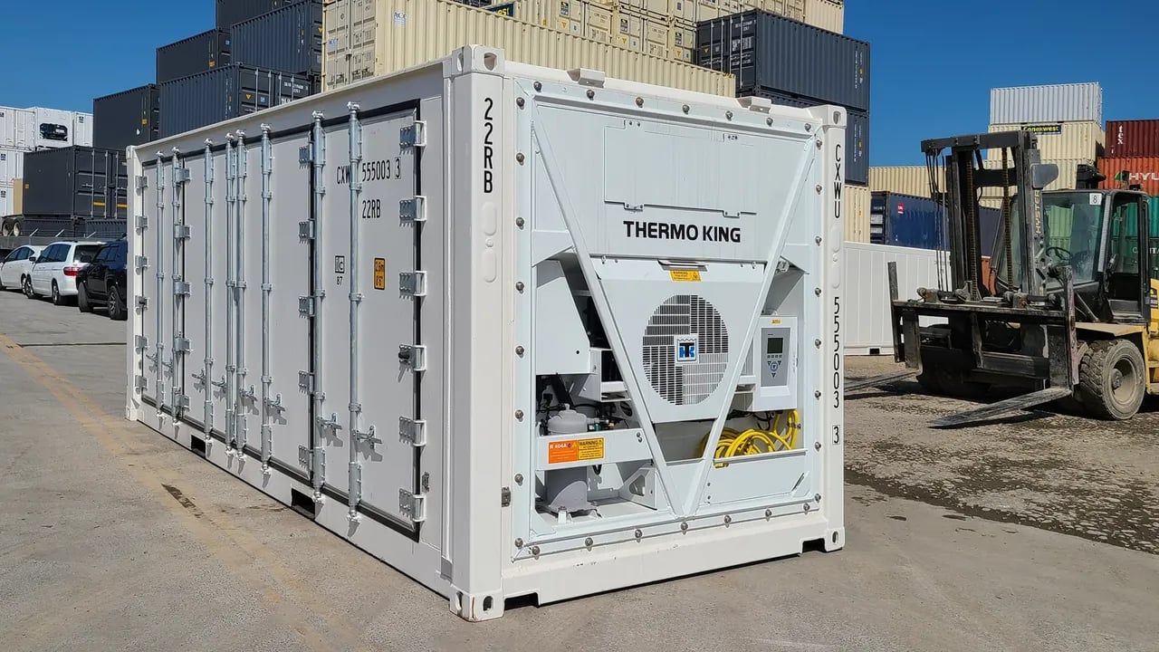 20ft reefer outside
