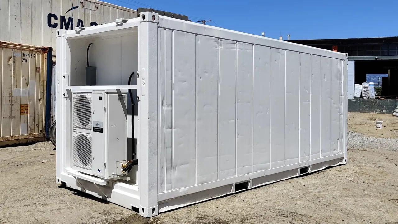 20ft Refeer container outside