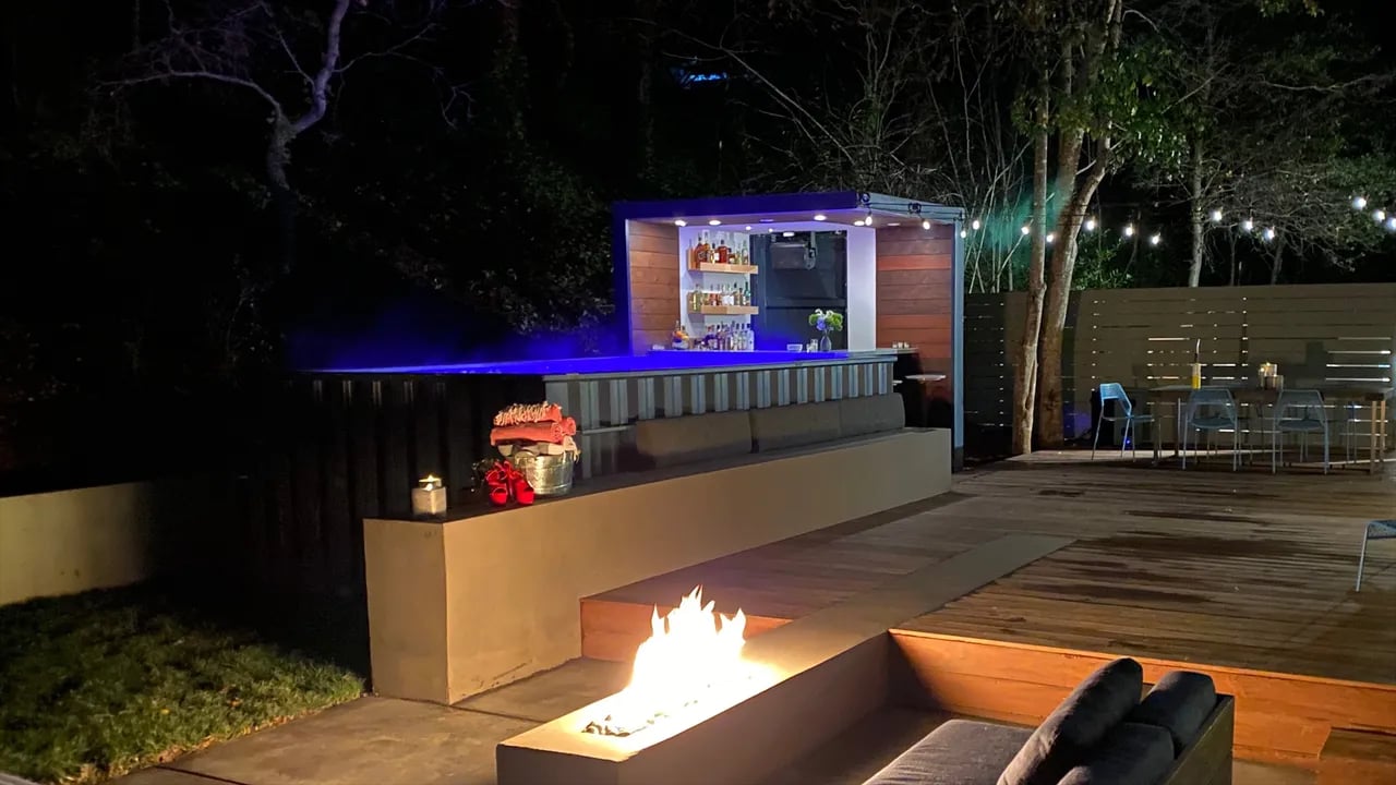Container pool placed in exterior