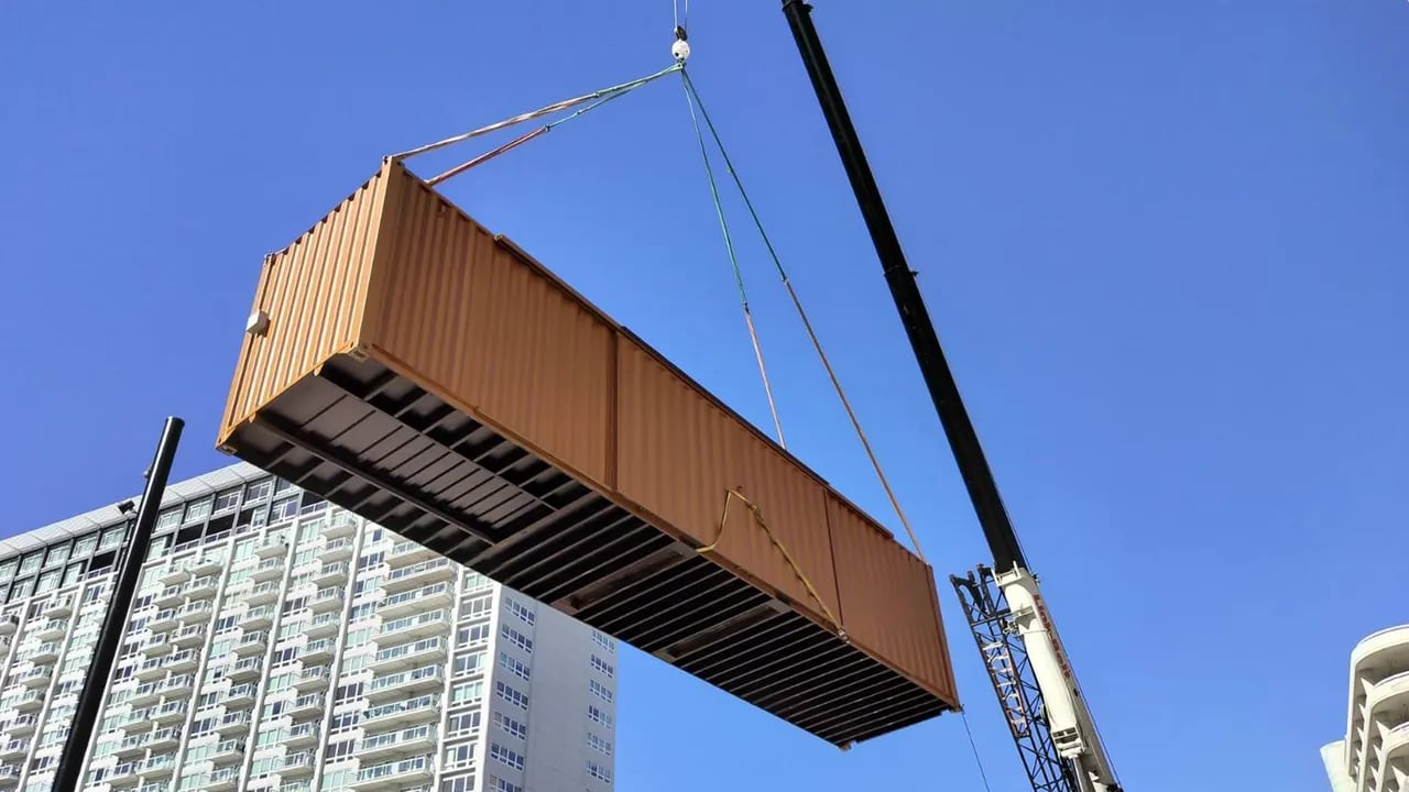 Crane delivery container
