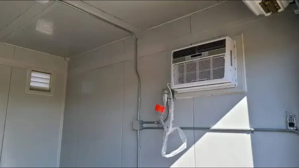 Conexwest air conditioner for containers.