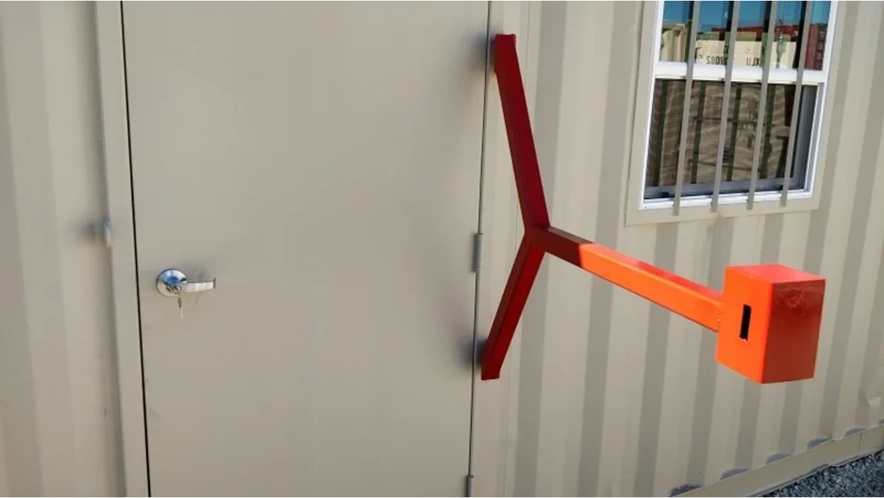 Do Shipping Containers Need Y-Shaped Lockbox Fabrication