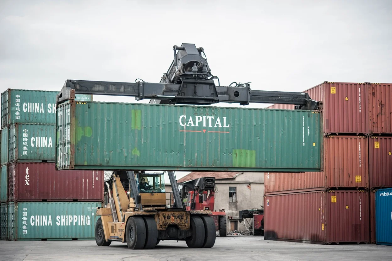 How To Move Shipping Containers: With & Without Heavy Equipment
