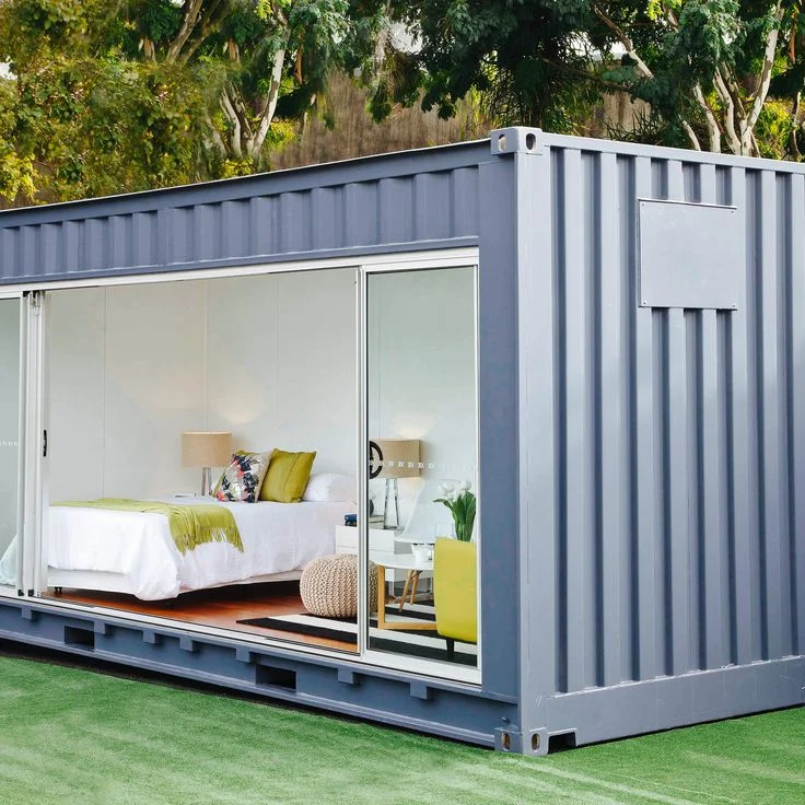 Should you rent or buy your shipping container?